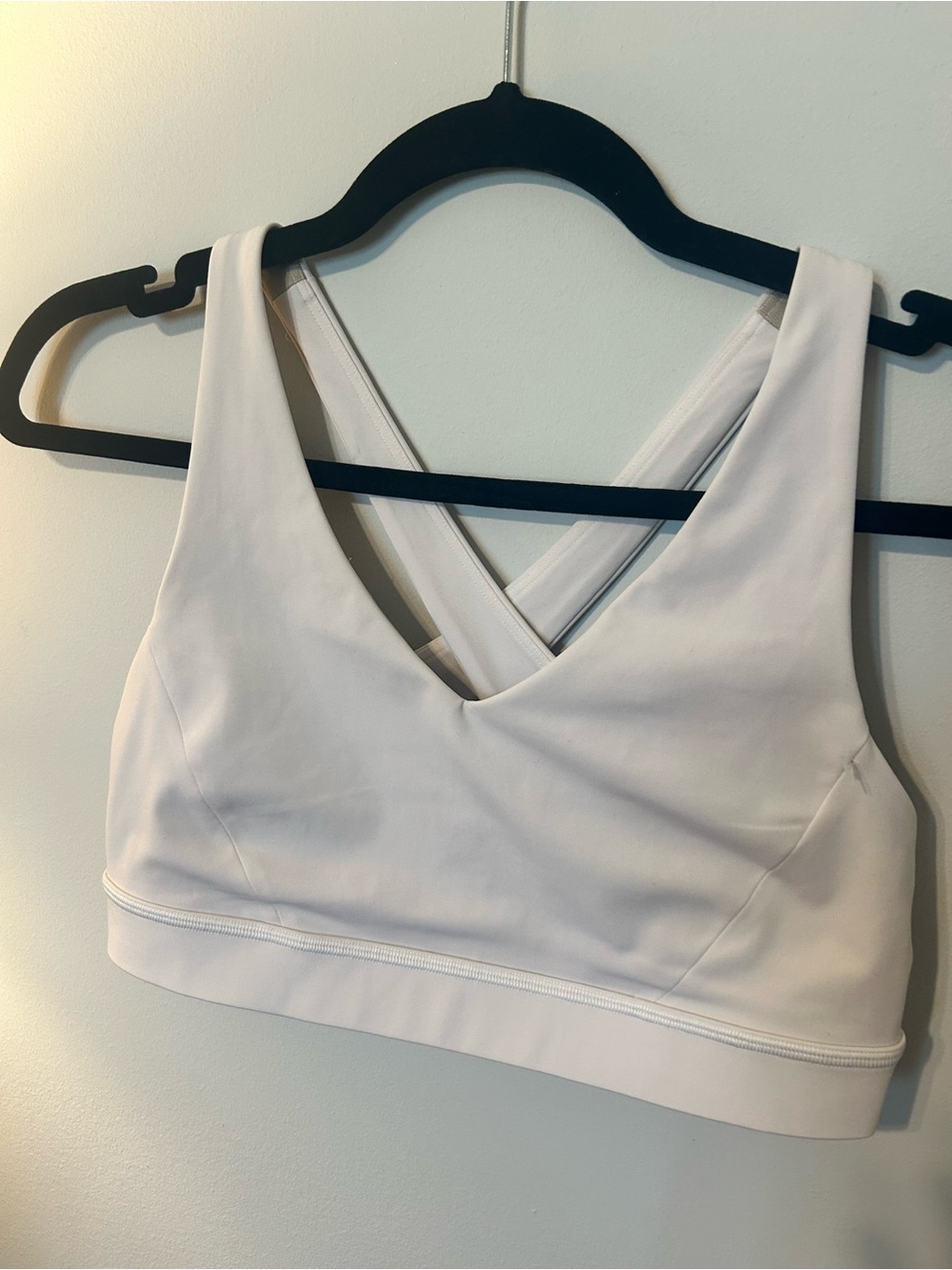 Lululemon Women’s White Cross-Back Sports Bra